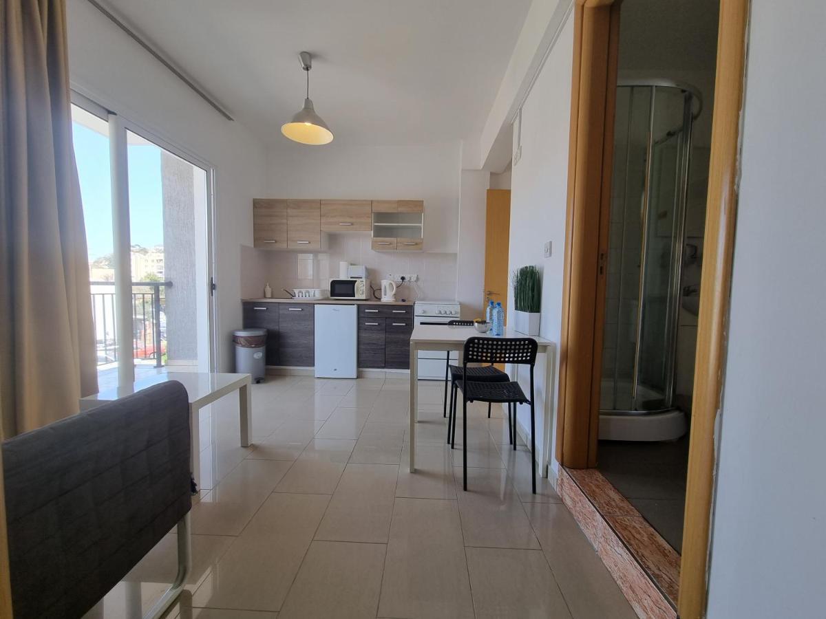 情人节公寓 Paphos 外观 照片