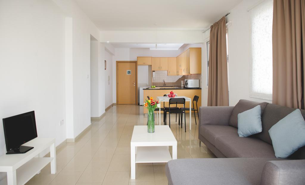 情人节公寓 Paphos 外观 照片