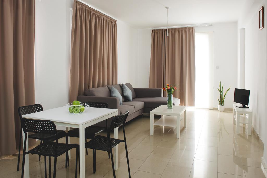 情人节公寓 Paphos 外观 照片