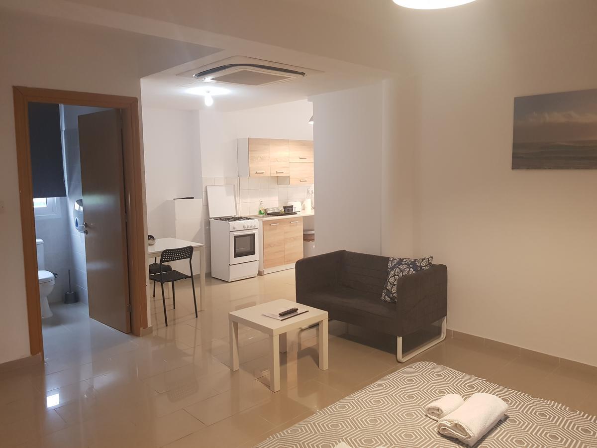 情人节公寓 Paphos 外观 照片