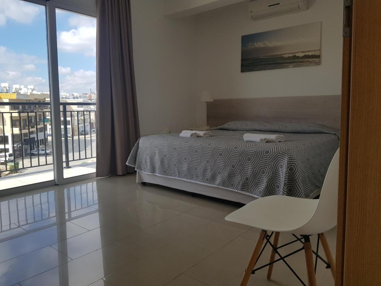 情人节公寓 Paphos 外观 照片